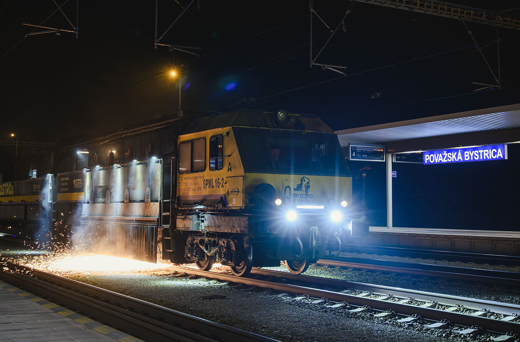 Hrochostroj - Komplexná údržba a rekonštrukcia tratí